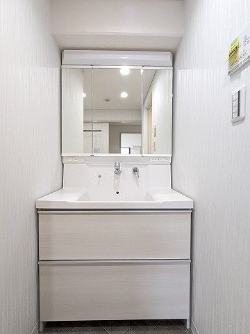 大阪府枚方市伊加賀北町 内観写真（洗面台・洗面所）