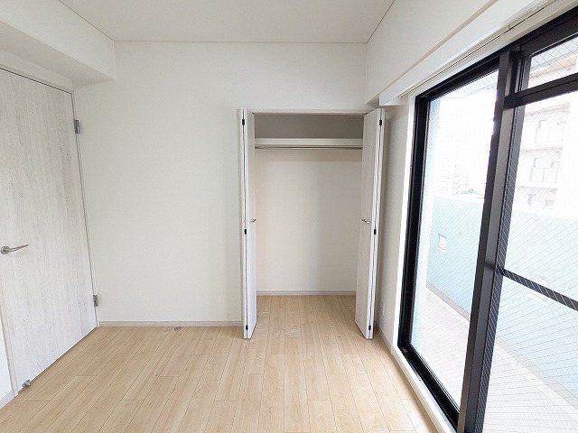 大阪府枚方市伊加賀北町 内観写真（収納）