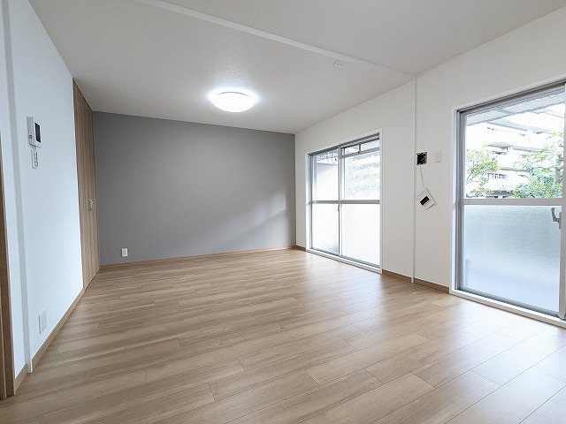大阪府枚方市伊加賀西町 内観写真（リビング）