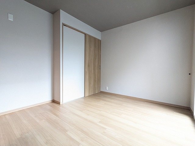 大阪府枚方市伊加賀西町 内観写真（リビング以外の居室）