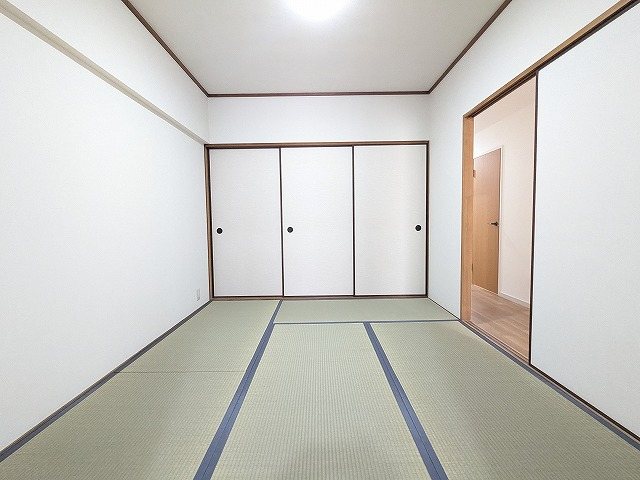 大阪府枚方市高野道２丁目 内観写真（リビング以外の居室）