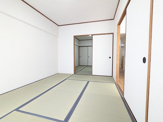 大阪府枚方市高野道２丁目 内観写真（リビング以外の居室）
