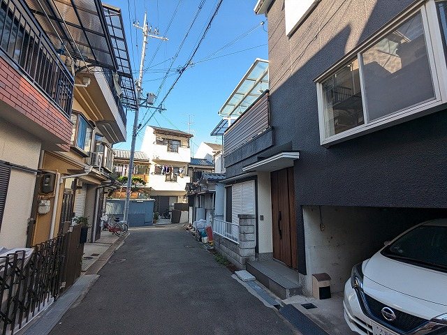 大阪府枚方市南中振２丁目 現地写真（前面道路含む現地写真）