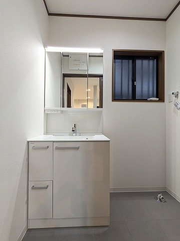 大阪府枚方市長尾東町３丁目 内観写真（洗面台・洗面所）