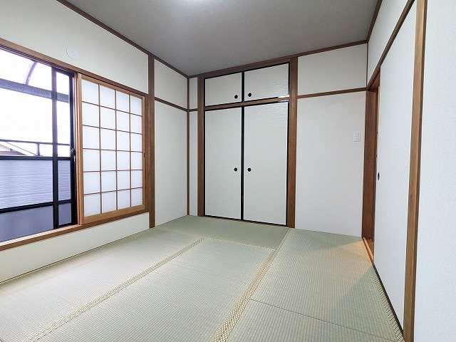 大阪府枚方市長尾東町３丁目 内観写真（リビング以外の居室）