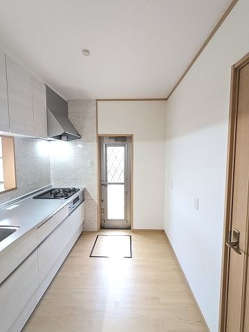 大阪府枚方市杉山手３丁目 内観写真（キッチン）