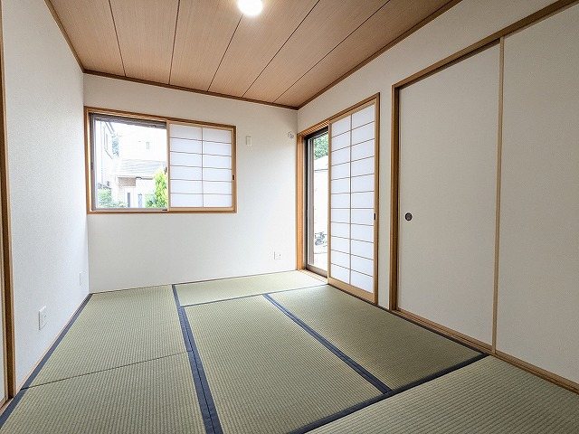 大阪府枚方市杉山手３丁目 内観写真（リビング以外の居室）