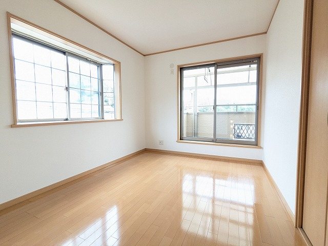 大阪府枚方市杉山手３丁目 内観写真（リビング以外の居室）