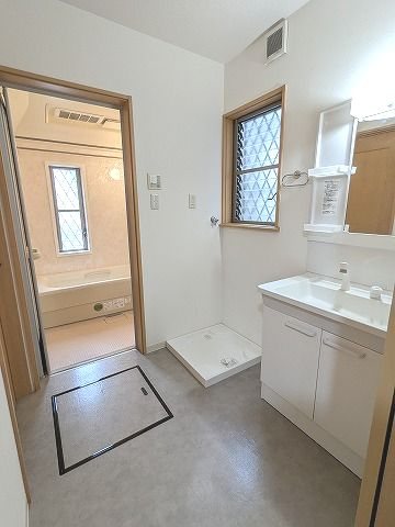 大阪府枚方市杉山手３丁目 内観写真（洗面台・洗面所）