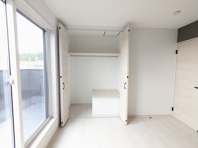 大阪府枚方市長尾元町１丁目 内観写真（収納）