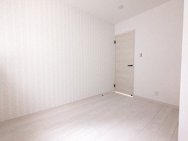 大阪府枚方市長尾元町１丁目 内観写真（リビング以外の居室）