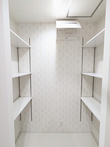 大阪府枚方市長尾元町１丁目 内観写真（洗面台・洗面所）