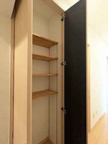 大阪府枚方市高野道２丁目 内観写真（収納）
