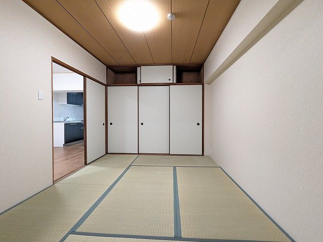 大阪府枚方市牧野北町 内観写真（リビング以外の居室）