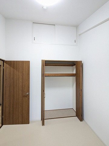 大阪府交野市藤が尾２丁目 内観写真（収納）