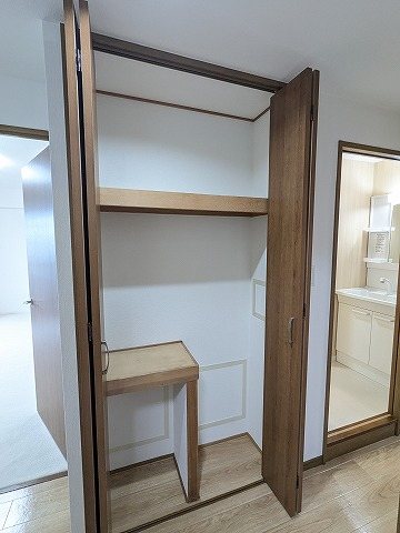 大阪府交野市藤が尾２丁目 内観写真（収納）