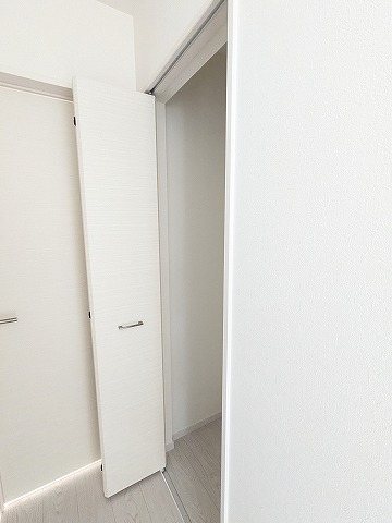 大阪府交野市天野が原町３丁目 内観写真（収納）