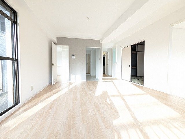 大阪府枚方市香里ケ丘１丁目 内観写真（リビング）