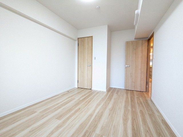 大阪府枚方市岡山手町 内観写真（リビング以外の居室）