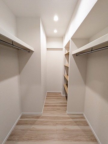 大阪府枚方市岡山手町 内観写真（収納）
