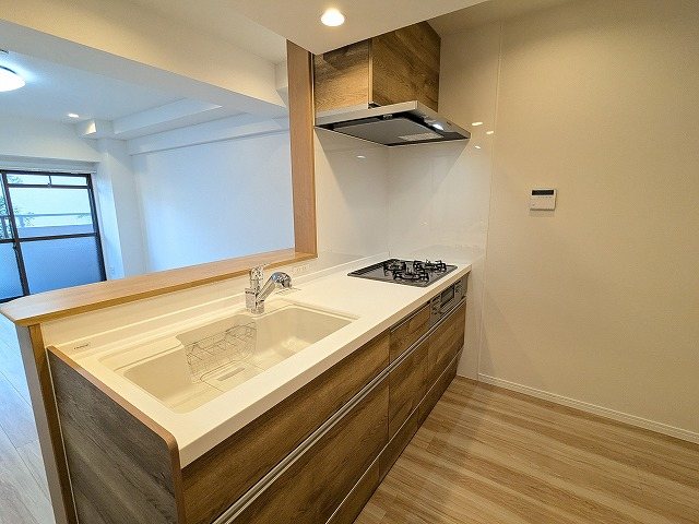 大阪府枚方市岡山手町 内観写真（キッチン）