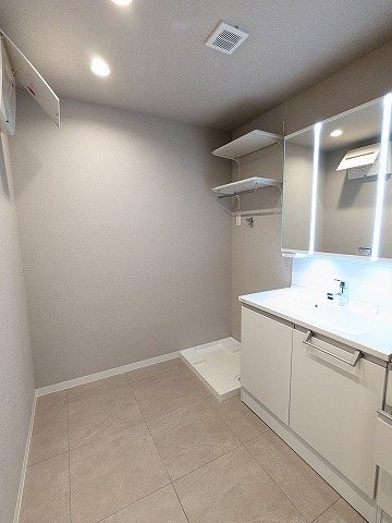 大阪府枚方市岡山手町 内観写真（洗面台・洗面所）