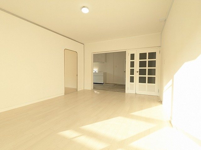 大阪府枚方市東中振１丁目 内観写真（リビング）