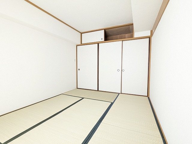 大阪府枚方市東中振１丁目 内観写真（リビング以外の居室）