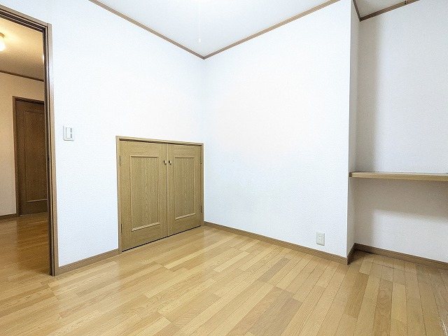 大阪府枚方市北山１丁目 内観写真（リビング以外の居室）