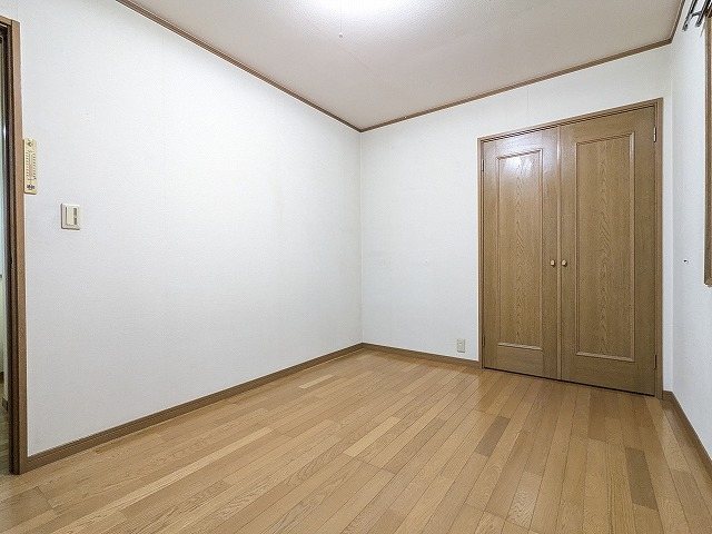 大阪府枚方市北山１丁目 内観写真（リビング以外の居室）