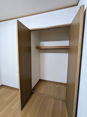 大阪府枚方市北山１丁目 内観写真（収納）