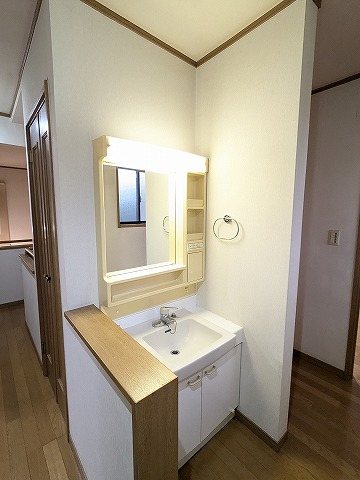 大阪府枚方市北山１丁目 内観写真（洗面台・洗面所）
