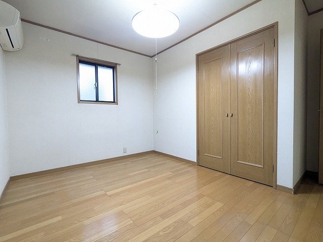 大阪府枚方市北山１丁目 内観写真（リビング以外の居室）