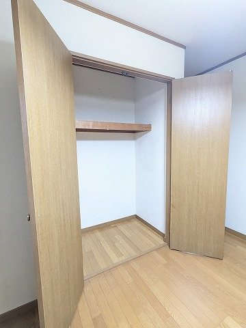 大阪府枚方市北山１丁目 内観写真（収納）