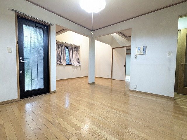大阪府枚方市北山１丁目 内観写真（リビング）