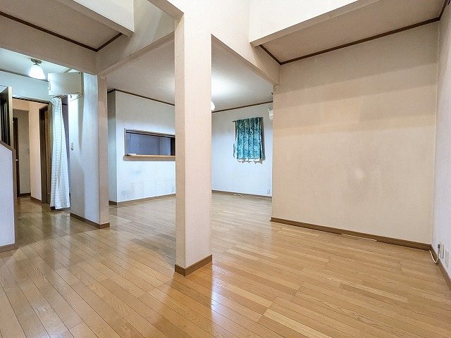 大阪府枚方市北山１丁目 内観写真（リビング）