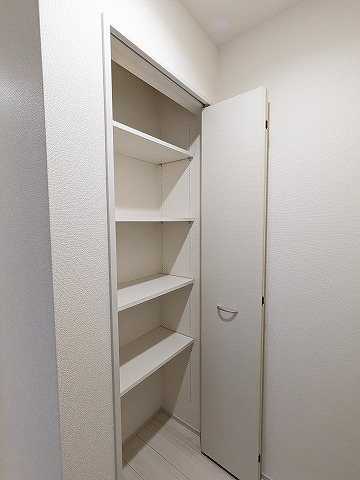 大阪府枚方市渚東町 内観写真（収納）