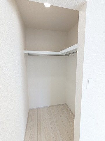 大阪府枚方市渚東町 内観写真（収納）