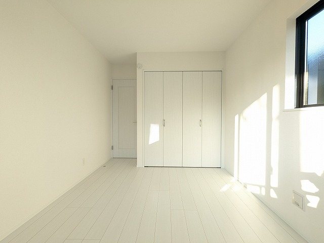 大阪府枚方市東香里３丁目 内観写真（リビング以外の居室）