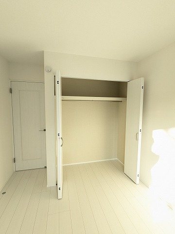 大阪府枚方市東香里３丁目 内観写真（収納）