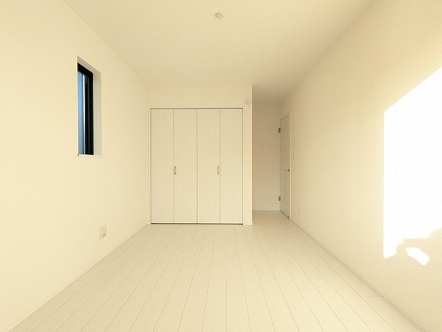 大阪府枚方市東香里３丁目 内観写真（リビング以外の居室）