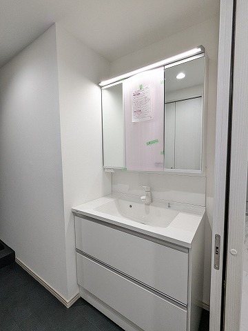 大阪府枚方市伊加賀西町 内観写真（洗面台・洗面所）