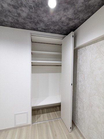 大阪府枚方市伊加賀西町 内観写真（収納）