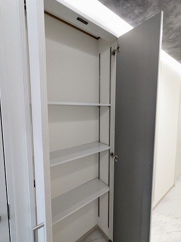 大阪府枚方市伊加賀西町 内観写真（収納）