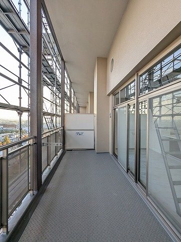 大阪府枚方市伊加賀西町 現地写真（バルコニー）