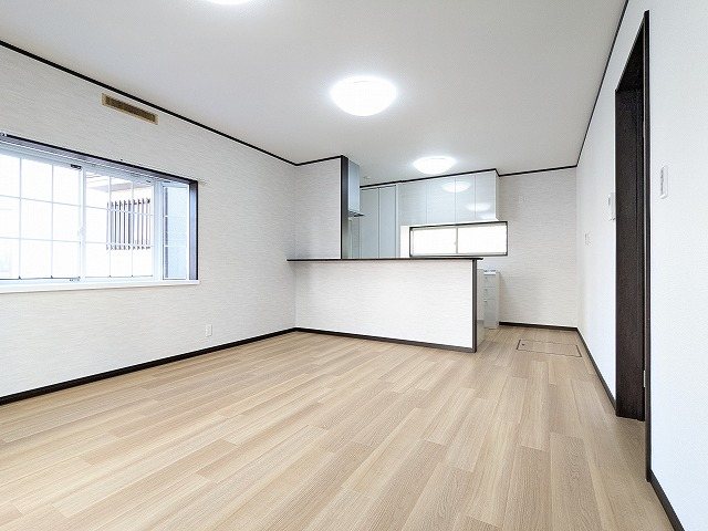 大阪府交野市郡津４丁目 内観写真（リビング）