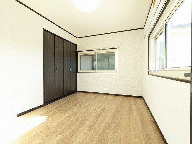 大阪府交野市郡津４丁目 内観写真（リビング以外の居室）