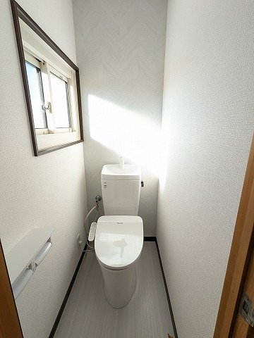 大阪府交野市郡津４丁目 内観写真（トイレ）