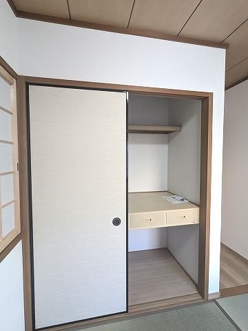大阪府枚方市松丘町 内観写真（収納）