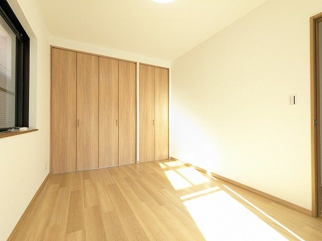 大阪府枚方市松丘町 内観写真（リビング以外の居室）